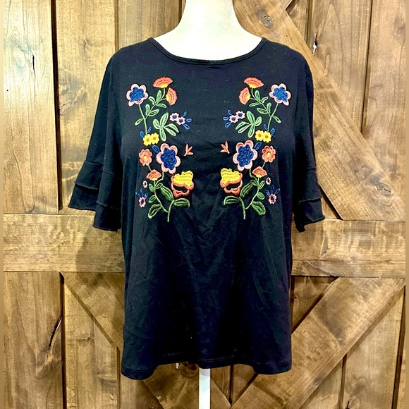 EUC Amaryllis Black Ruffle Sleeve Floral Embroidered Top Sz L - Picture 3 of 16